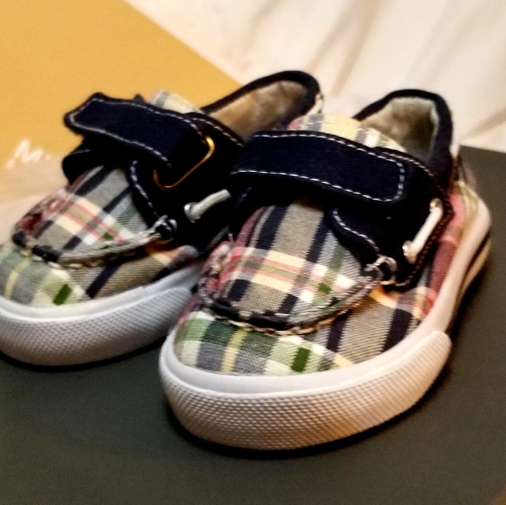 Baby slip on shoes size 4w